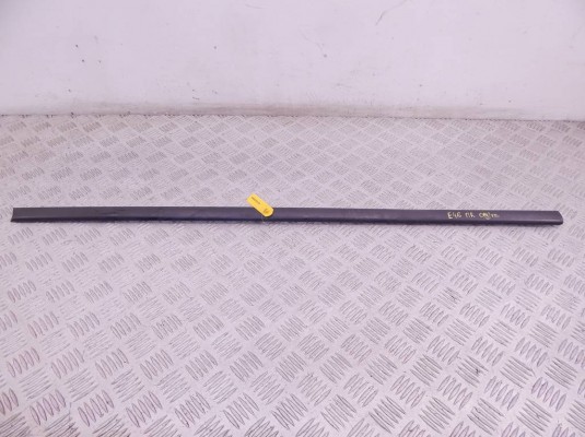 Молдинг двери передней правой BMW 3-series (E46) 51 13 8 208 450