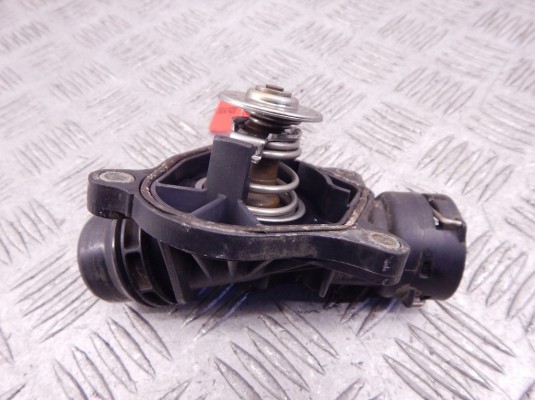 Корпус термостата BMW X5-series (E53) 11 51 7 805 811
