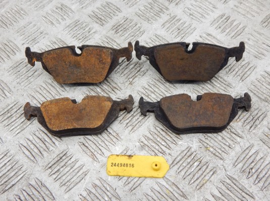 Тормозные колодки задние BMW 3-series (E46) 34 21 6 778 168