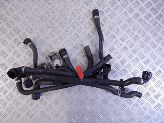 Патрубок радиатора BMW 5-series (E60/61) Патрубок радиатора BMW 5-series (E60/61)