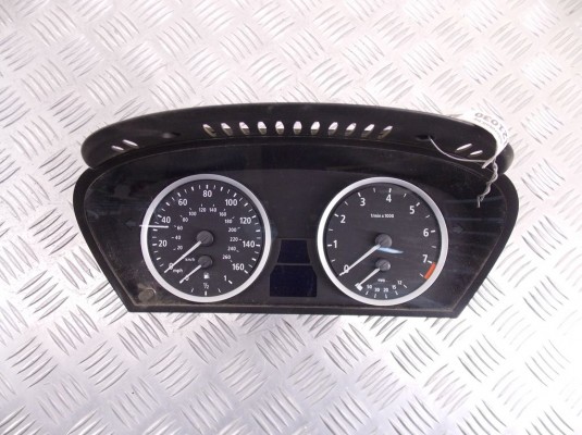 Щиток приборов (приборная панель) BMW 5-series (E60/61) 62 11 6 983 153 Щиток приборов (приборная панель) BMW 5-series (E60/61) 62 11 6 983 153