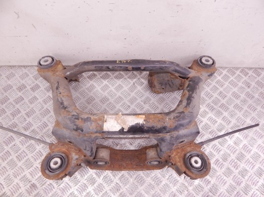 Балка подвески задняя BMW 3-series (E46) 33 31 6 770 865