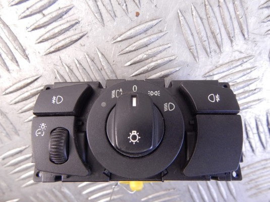 Переключатель света BMW 5-series (E60/61) 61 31 6 925 252 Переключатель света BMW 5-series (E60/61) 61 31 6 925 252