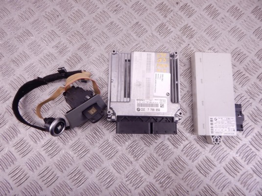 Блок управления CAS BMW 3-series (E90/91/92) 13 61 7 799 856 Блок управления CAS BMW 3-series (E90/91/92) 13 61 7 799 856