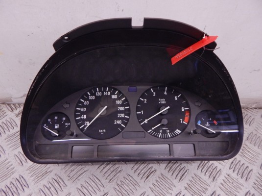 Щиток приборов (приборная панель) BMW 5-series (E39) 62 11 8 370 082