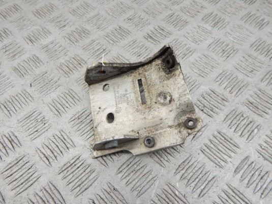 Кронштейн радиатора BMW 5-series (F10/11) 51 11 7 186 514 Кронштейн радиатора BMW 5-series (F10/11) 51 11 7 186 514