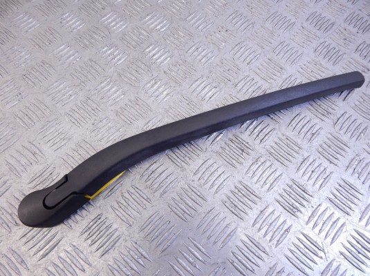Щеткодержатель задний BMW 5-series (E60/61) 61 62 7 066 173