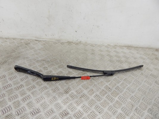 Щеткодержатель (поводок стеклоочистителя, дворник) BMW X3-series (E83) 61 61 7 051 619 Щеткодержатель (поводок стеклоочистителя, дворник) BMW X3-series (E83) 61 61 7 051 619