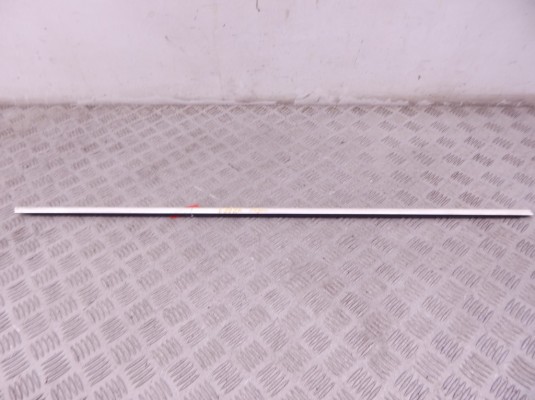 Молдинг стекла двери задней правой наружный BMW 5-series (E39) 51 22 8 204 392 Молдинг стекла двери задней правой наружный BMW 5-series (E39) 51 22 8 204 392