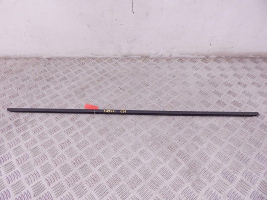 Молдинг стекла двери задней правой наружный BMW 5-series (E39) 51 22 8 159 022 Молдинг стекла двери задней правой наружный BMW 5-series (E39) 51 22 8 159 022