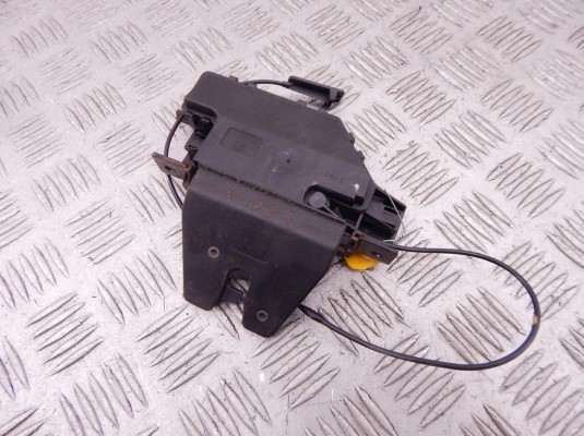 Замок багажника BMW 1-series (E87) 51 24 7 840 617 Замок багажника BMW 1-series (E87) 51 24 7 840 617
