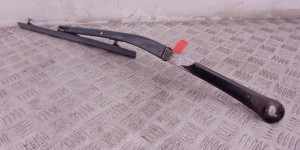 Щеткодержатель (поводок стеклоочистителя, дворник) BMW 5-series (E39) 61 61 8 209 879