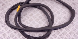 Уплотнитель BMW 7-series (F01/02)