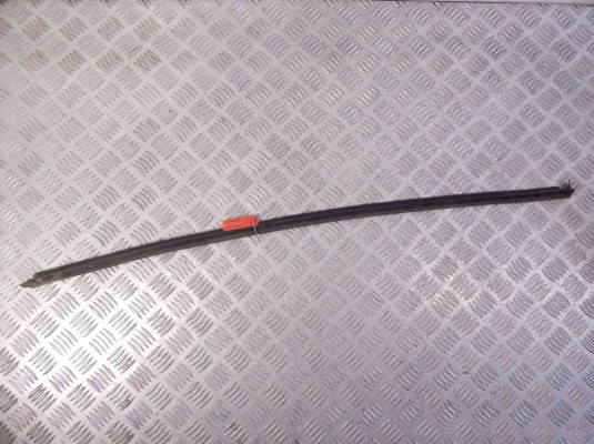 Молдинг стекла двери передней правой наружный BMW 3-series (E36) 51 21 1 977 676