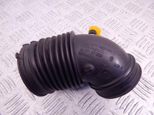 Гофра инжектора BMW 1-series (E87) 13 71 7 527 068