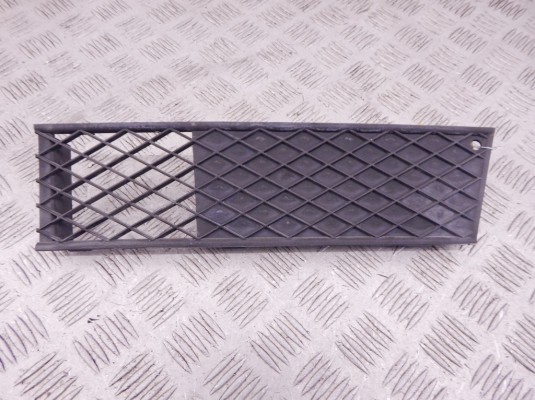 Заглушка (решетка) в бампер передний BMW 7-series (F01/02) 51 11 7 186 505