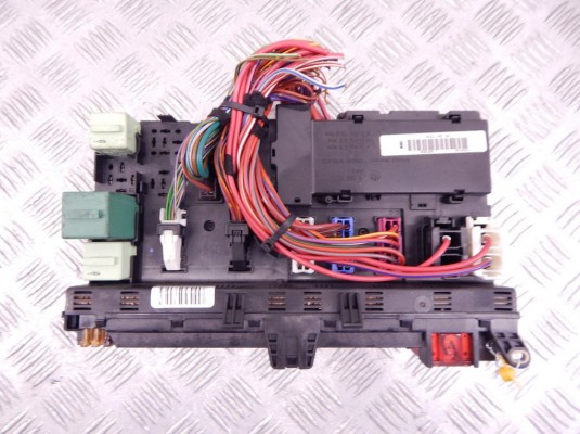 Блок предохранителей BMW X5-series (E53) 61 13 8 380 407 Блок предохранителей BMW X5-series (E53) 61 13 8 380 407