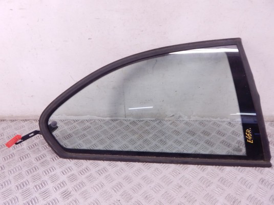 Стекло кузовное боковое правое BMW 3-series (E46) 51 36 8 250 336 Стекло кузовное боковое правое BMW 3-series (E46) 51 36 8 250 336