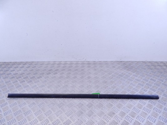 Молдинг двери передней правой BMW 3-series (E46) 51 13 8 208 450