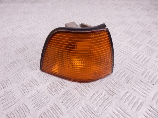 Поворотник правый BMW 3-series (E36) 1387044