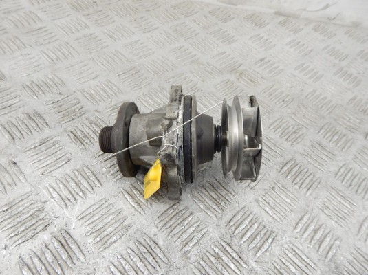 Помпа BMW 3-series (E46) Помпа BMW 3-series (E46)