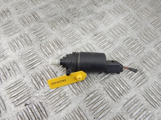 Насос (моторчик) омывателя стекла BMW 3-series (E90/91/92) 67 12 8 377 612 Насос (моторчик) омывателя стекла BMW 3-series (E90/91/92) 67 12 8 377 612