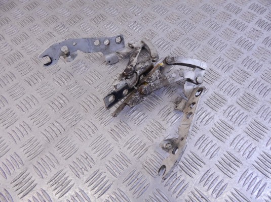 Петля капота BMW X5-series (E53) 41 61 8 402 174