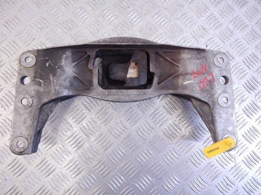 Кронштейн КПП BMW 5-series (E60/61) 22 31 6 761 106