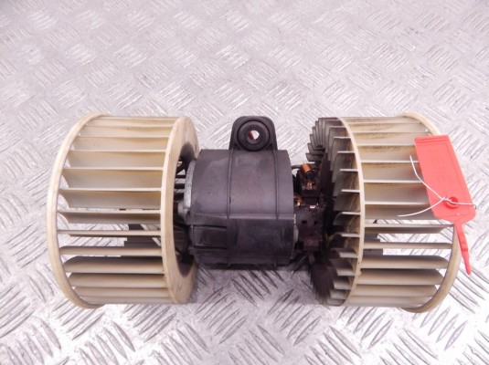 Моторчик печки BMW 5-series (E39) 64 11 8 385 558