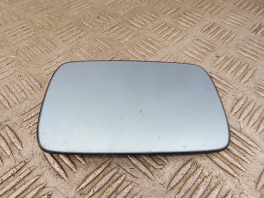 Стекло зеркала наружного правого BMW 5-series (E34)