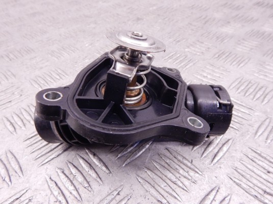 Корпус термостата BMW 3-series (E46) Корпус термостата BMW 3-series (E46)