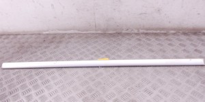 Молдинг двери передней правой BMW 5-series (E39) 7004024