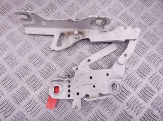 Петля капота правая BMW 4-series (F32/33/36) 41 61 7 286 344 Петля капота правая BMW 4-series (F32/33/36) 41 61 7 286 344