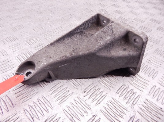 Кронштейн двигателя BMW 1-series (E87) 22 11 6 760 310 Кронштейн двигателя BMW 1-series (E87) 22 11 6 760 310