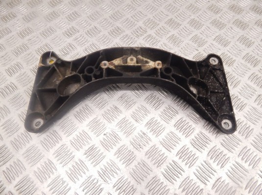 Кронштейн КПП BMW 5-series (E39) 22 31 1 096 104