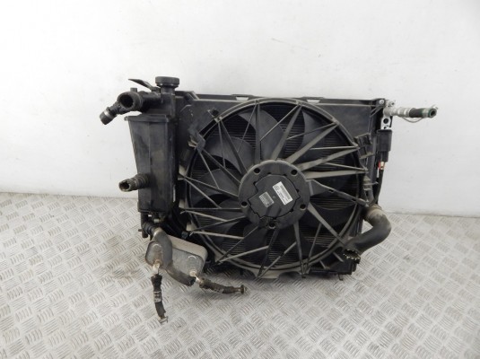 Кассета радиаторов BMW X3-series (E83) Кассета радиаторов BMW X3-series (E83)