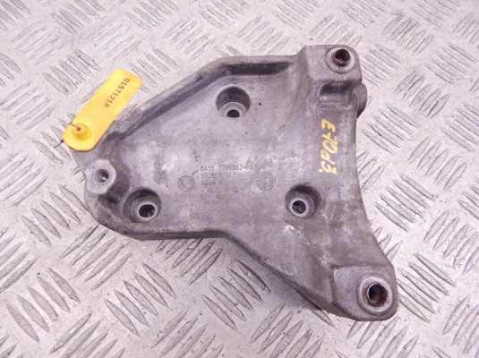 Кронштейн компрессора кондиционера BMW X5-series (E70) 64 55 7 799 863