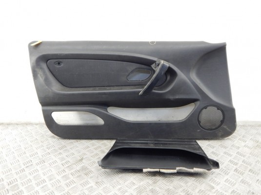 Обшивка двери передней левой (дверная карта) BMW 3-series (E46)