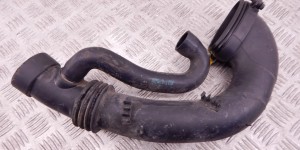 Патрубок воздушного фильтра LAND-ROVER RANGE ROVER(2002-2005) 13 71 7 786 002