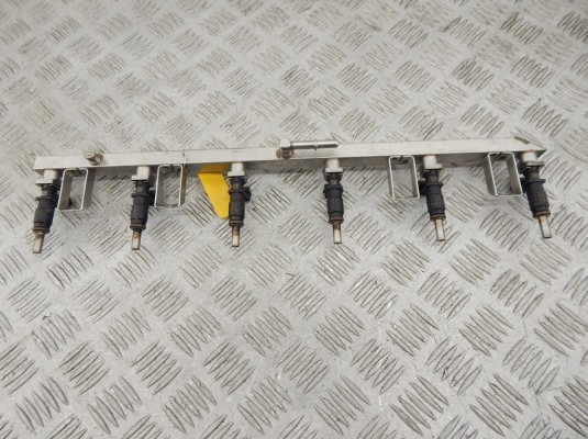 Форсунка BMW 3-series (E90/91/92) 13 53 7 531 634 Форсунка BMW 3-series (E90/91/92) 13 53 7 531 634