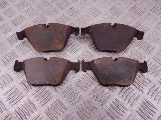 Тормозные колодки передние BMW 5-series (E39) 34 11 6 761 278 Тормозные колодки передние BMW 5-series (E39) 34 11 6 761 278