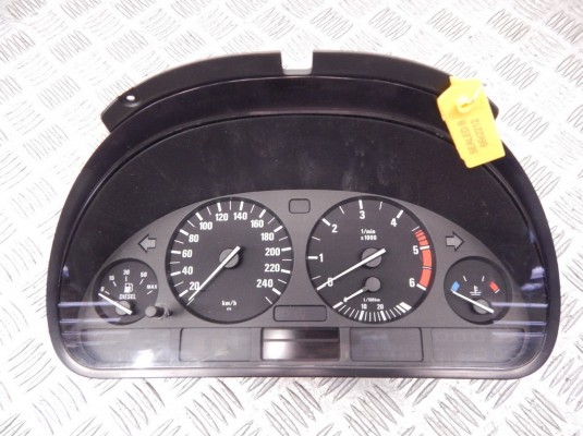 Щиток приборов (приборная панель) BMW 5-series (E39) 62 11 6 907 018