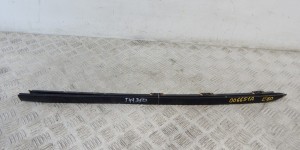 Молдинг стекла лобового BMW 5-series (E60/61) 51 31 7 045 447