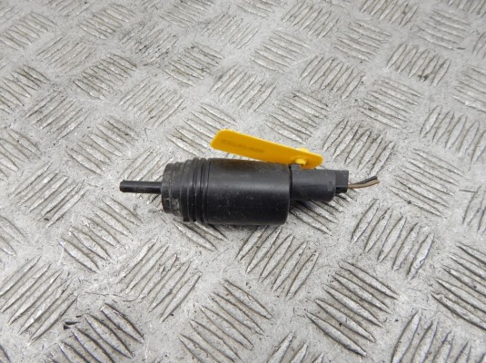 Насос (моторчик) омывателя стекла BMW 5-series (E39) 67 12 8 377 612