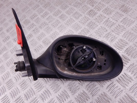 Зеркало наружное правое BMW 3-series (E90/91/92) 51 16 7 189 948