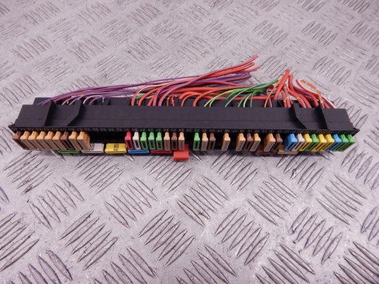 Блок предохранителей BMW 5-series (E39) 61 13 8 366 570