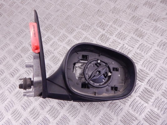 Зеркало наружное правое BMW 3-series (E90/91/92) 51 16 7 268 264