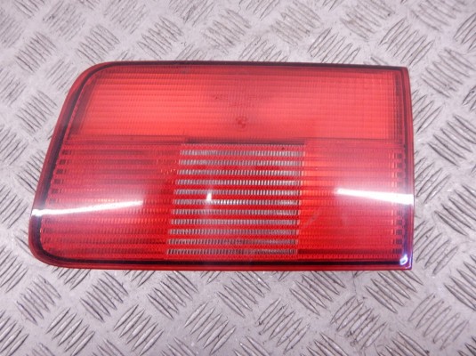 Фонарь крышки багажника правый BMW 5-series (E39) 63 21 8 371 330