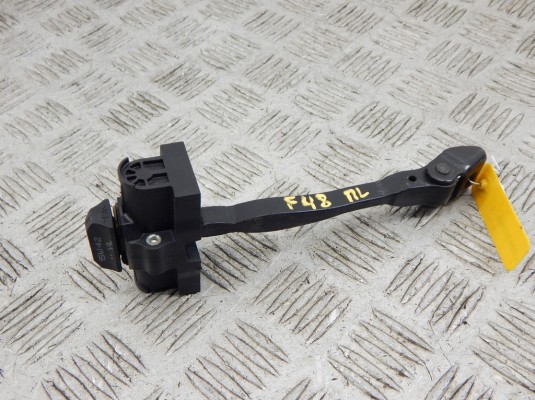 Ограничитель открывания двери передней BMW X1-series (F48) Ограничитель открывания двери передней BMW X1-series (F48)