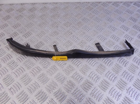 Ус под фару правый BMW 3-series (E46) 51 13 7 030 554 Ус под фару правый BMW 3-series (E46) 51 13 7 030 554